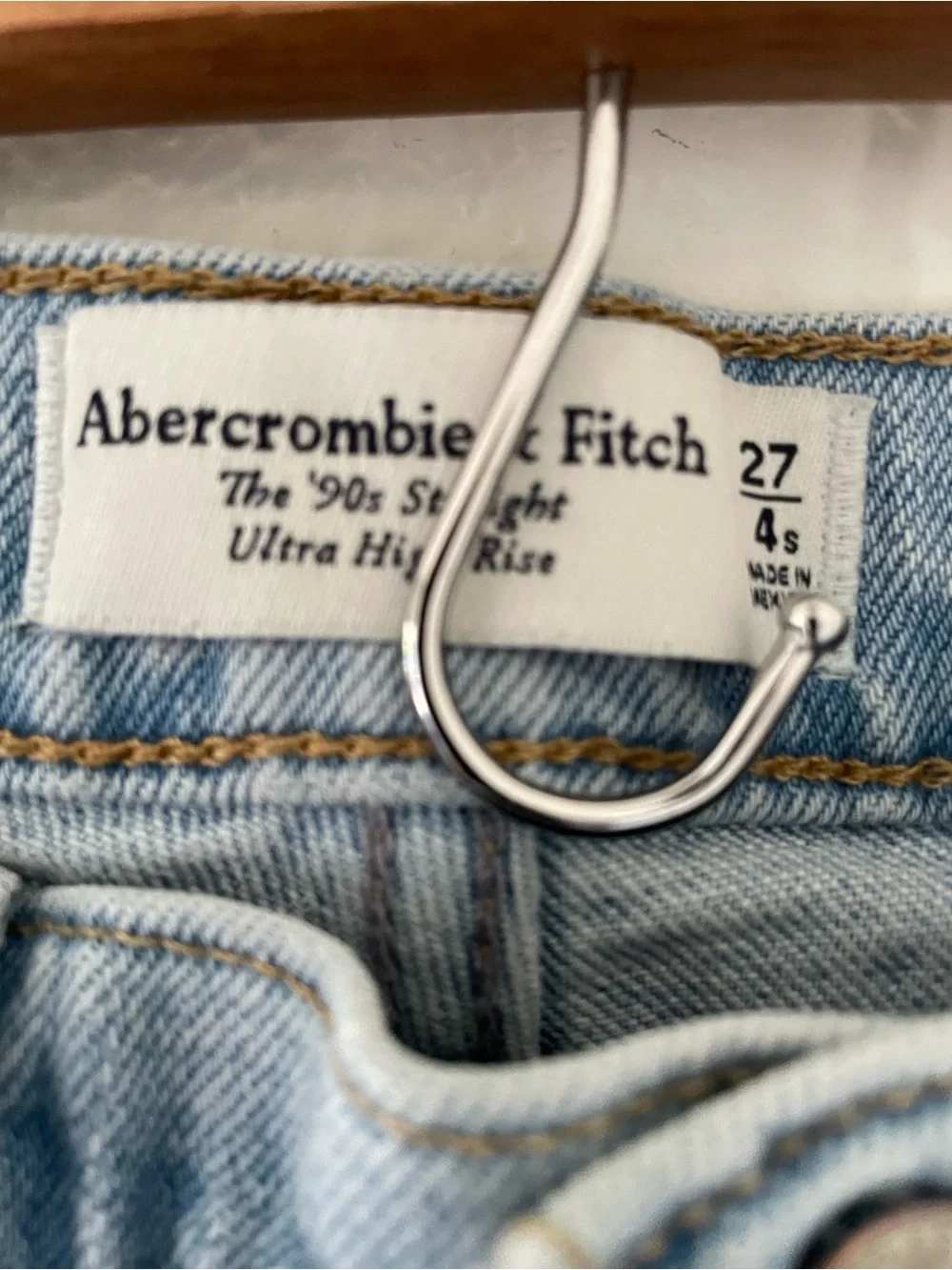 Abercrombie & Fitch 90’s ultra high rise straight 27s